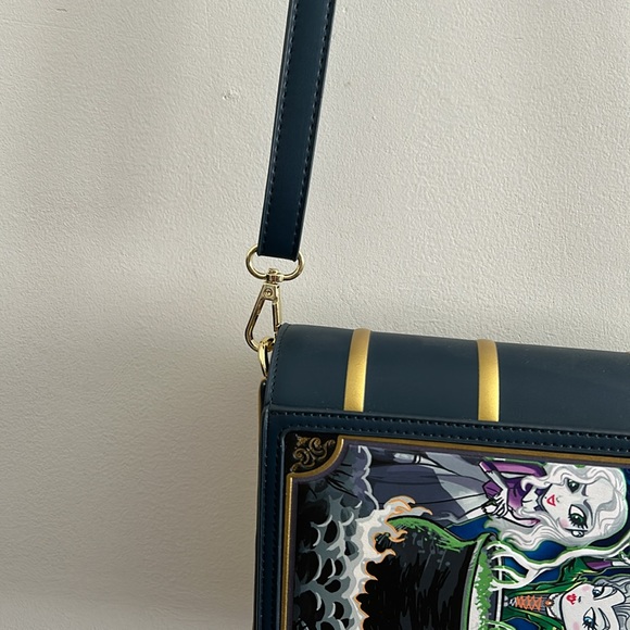 Loungefly Disney Glow In The Dark Hocus Pocus Book Crossbody Bag - Picture 4 of 11